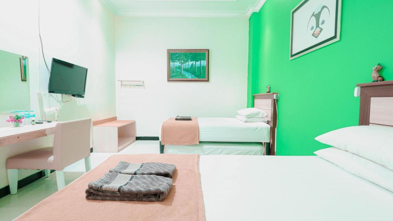 Cabin Hotel Sutomo Yogyakarta Luaran gambar