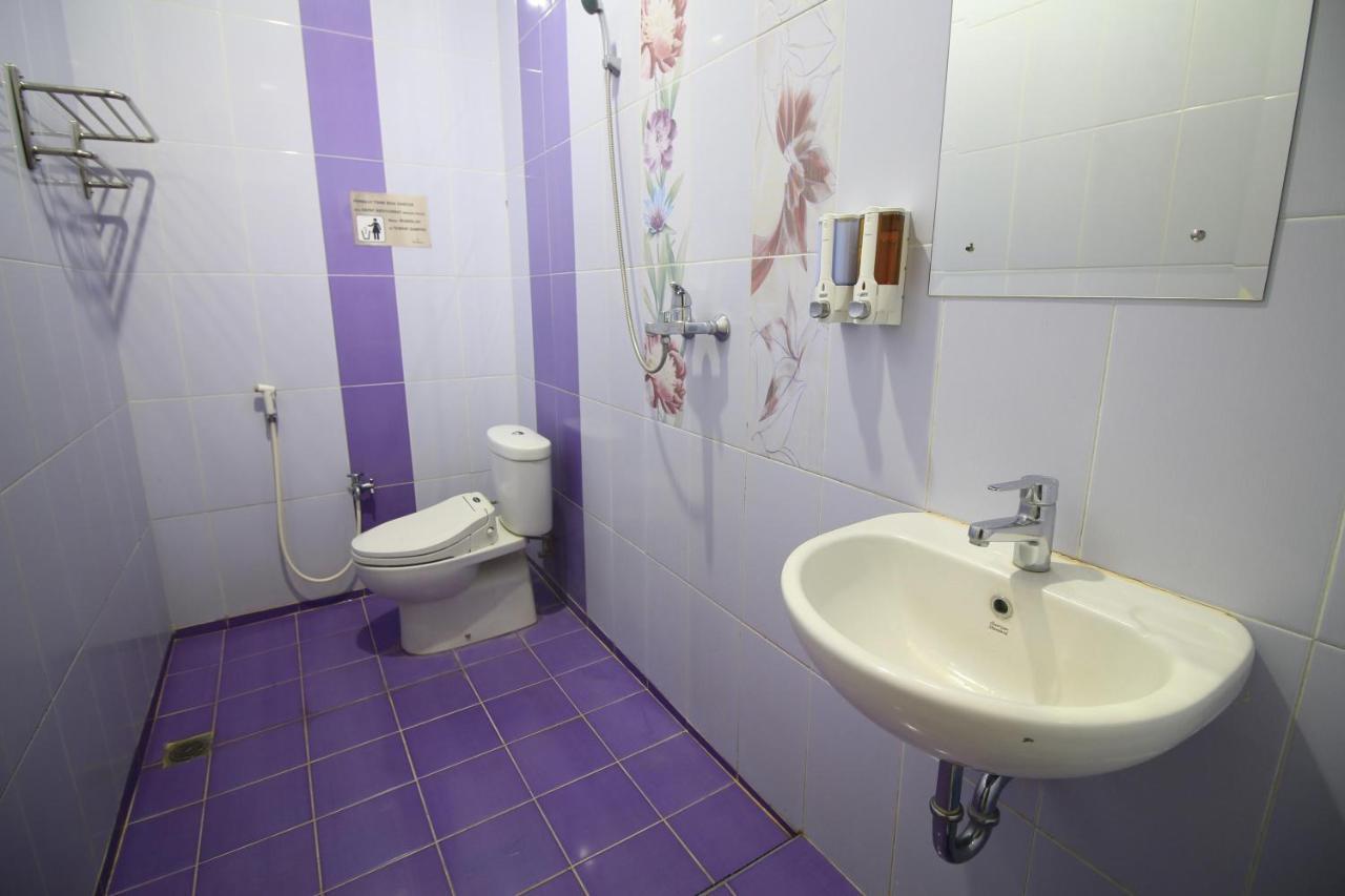 Cabin Hotel Sutomo Yogyakarta Luaran gambar